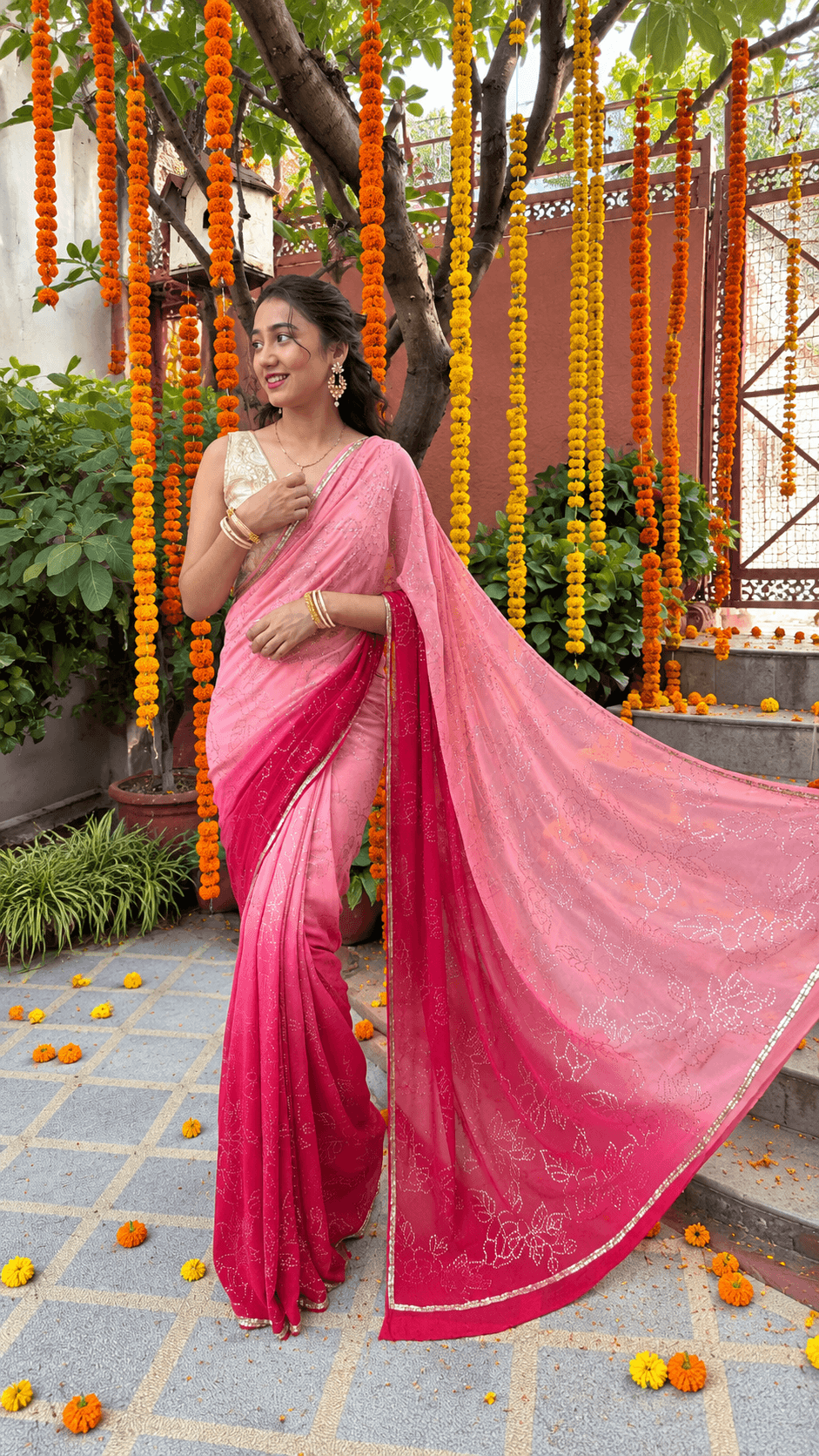 Handcrafted Rose Jaal Mukaish Red & Pink Ombre Saree